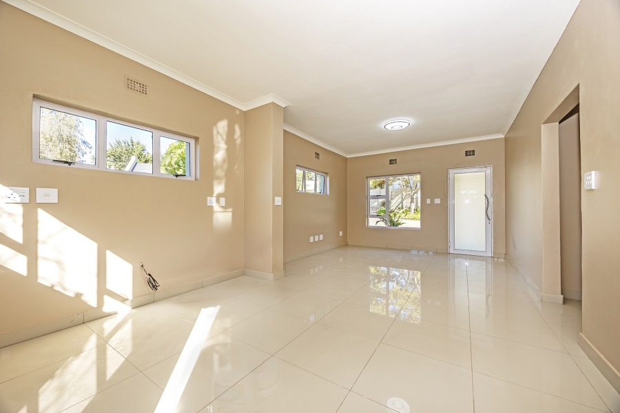 6 Bedroom Property for Sale in Door De Kraal Western Cape